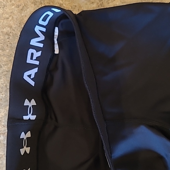 Womens under Armour shorts - Picture 3 of 3